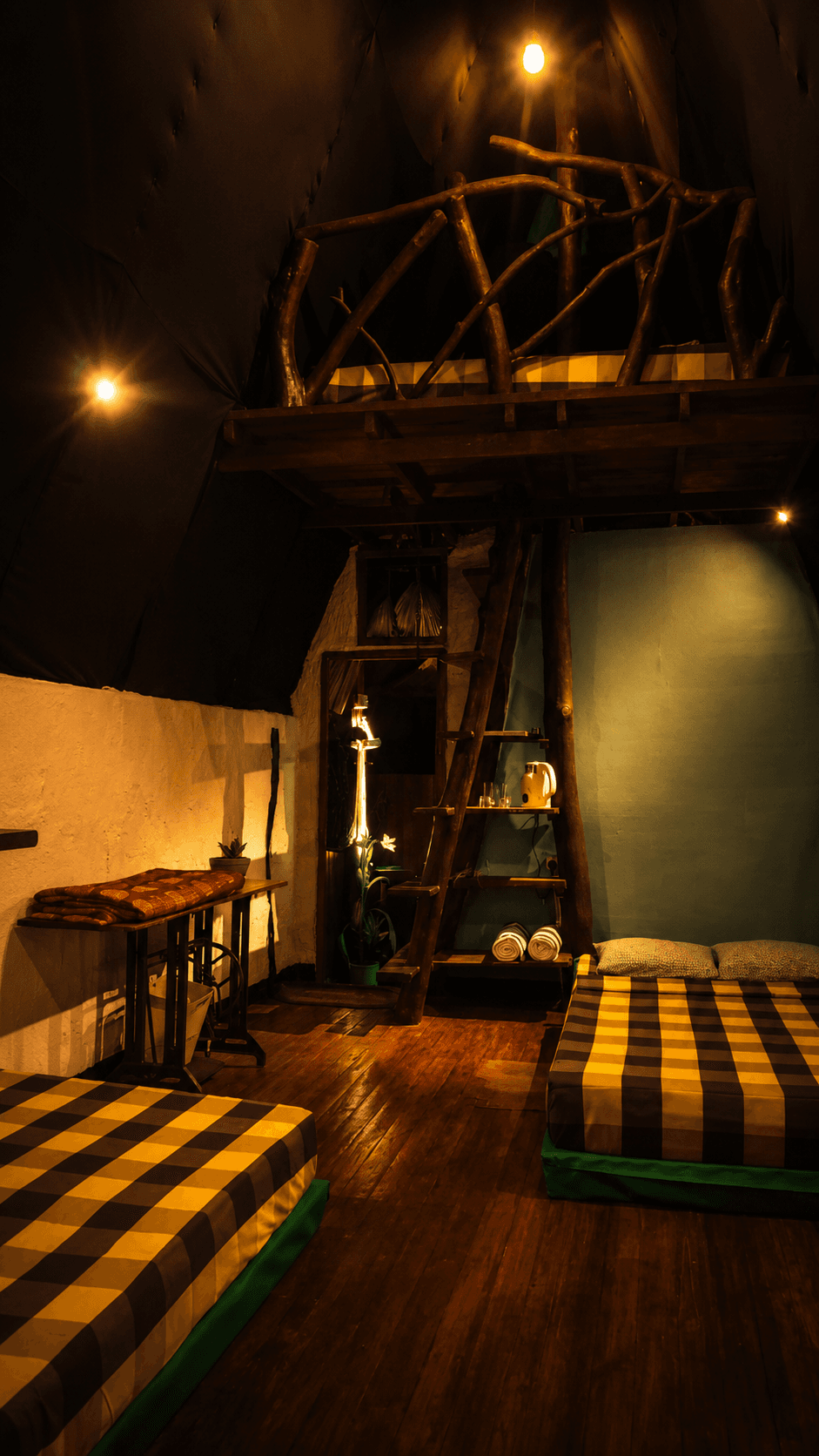 Tree house interior details 1